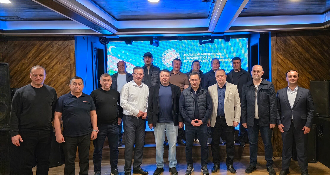Делегация Республики Узбекистан и представители общества Vatan Global Alliance во время встречи